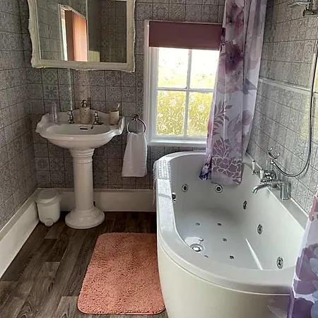 B&B Dale View 4*